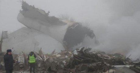 Türk uçağı düştü – Onlarca kişi hayatını kaybetti-VİDEO
