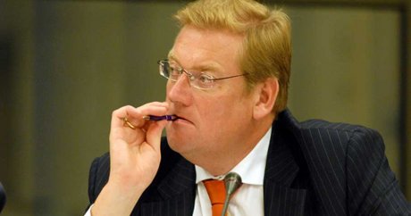 Hollanda Adalet Bakanı Steur istifa etti