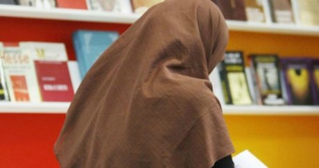 Müslüman kadına sözlü saldırıya para cezası