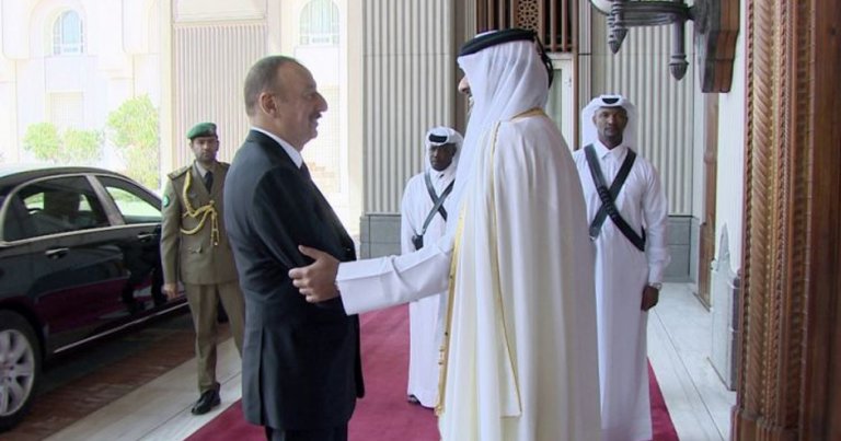 Azerbaycan Cumhurbaşkanı İlham Aliyev Katar’a resmi ziyaret için gitti- FOTOĞRAFLAR