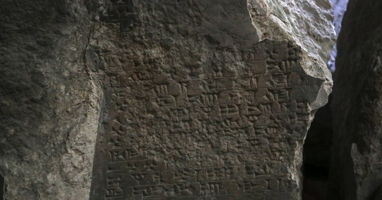 DEAŞ’ın Musul’daki tünelinde 2 bin yıllık tarihi eser bulundu