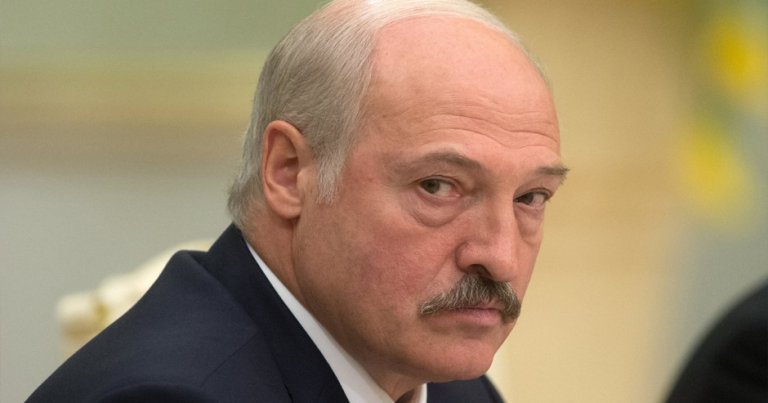 Lukaşenko: Belarus’taki provokatörleri ABD ve Alman vakıfları finanse ediyor