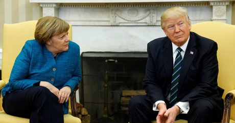 Trump’ın Merkel ile tokalaşmamasının sebebi ortaya çıktı