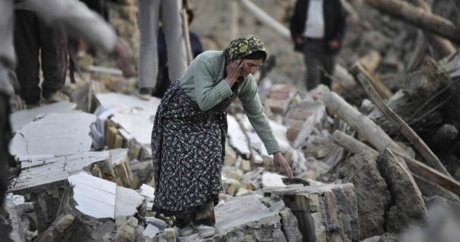 İran depremle sarsıldı