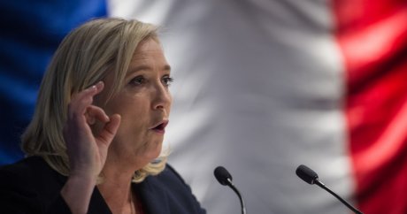 Le Pen: Fransa sınırlarını kapatın