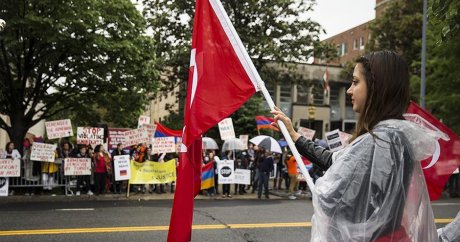 Washington’da Türkler ve Ermeniler karşılıklı gösteri düzenledi- VİDEO