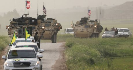 ABD zırhlıları arasında YPG flaması- FOTOĞRAFLAR
