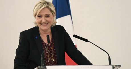 Le Pen: Euro öldü, frank’a dönelim