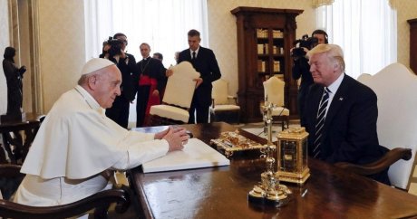 Trump, Vatikan’da Papa Francis’le buluştu