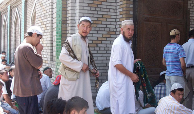 Kırgızistan’da sokakta İslami davet yasaklanıyor