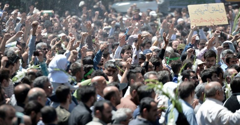 İran sokağa döküldü: ‘Suudi Arabistan’a ölüm’ sloganları- Fotoğraflar