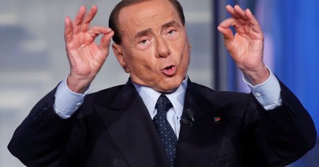 Berlusconi’den Melania itirafı
