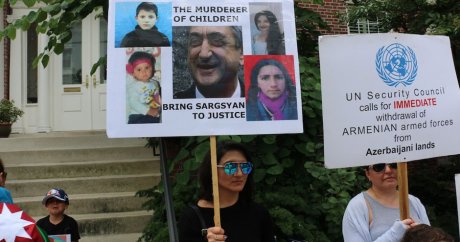 ABD’de yaşayan Azerbaycanlılar Ermenistan’ı protesto etti- FOTOĞRAFLAR+VİDEO