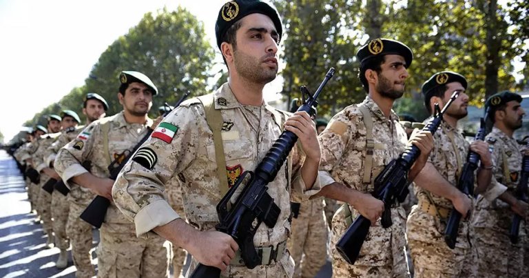 İran’da askeri birlikte ateş açıldı: 4 ölü, 8 yaralı