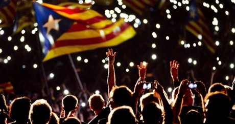 Katalonya, ‘İspanya’dan kopma yasası’nı tanıttı