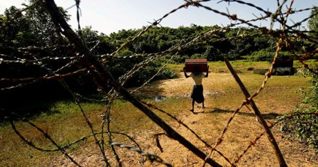 ‘Myanmar, Bangladeş sınırına mayın döşüyor’
