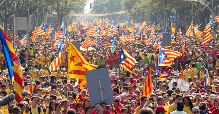 Katalonya, bağımsızlığını ilan etti