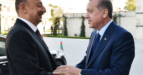 Erdoğan, Bakü’de resmi törenle karşılandı