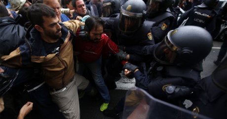 Katalonya gergin referandum: 337 kişi yaralandı – VİDEO
