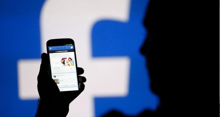 Facebook’tan kullanıcılarına ahlaksız teklif