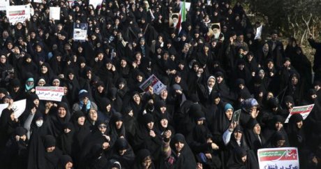 İran’da bu kez iktidar yanlıları sokağa indi – FOTOĞRAFLAR