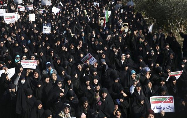 İran’da bu kez iktidar yanlıları sokağa indi – FOTOĞRAFLAR