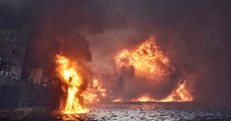 Çin denizinde felaket: Yanan tanker battı, 30’u İranlı tüm mürettebat öldü