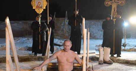Putin, buz gibi göle girdi – VİDEO