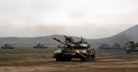 Azerbaycan geniş kapsamlı askeri tatbikata başladı