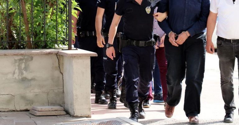 FETÖ operasyonunda 25 polis gözaltına alındı