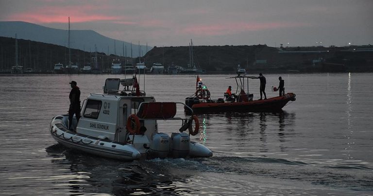 Bodrum açıklarında göçmenleri taşıyan tekne battı: 2 kişi öldü