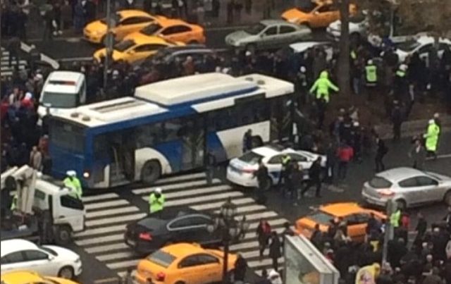 Ankarada korkunc kaza: otobüs yayaları ezdi – VİDEO