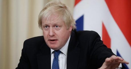 İngiltere Başbakanı Johnson, bakanların Davos’a katılmasını yasakladı