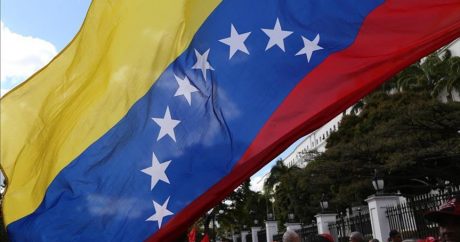 Venezuela ABD’deki tüm diplomatik personelini geri çekiyor