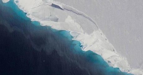 NASA Antarktika’da devasa çukur keşfetti