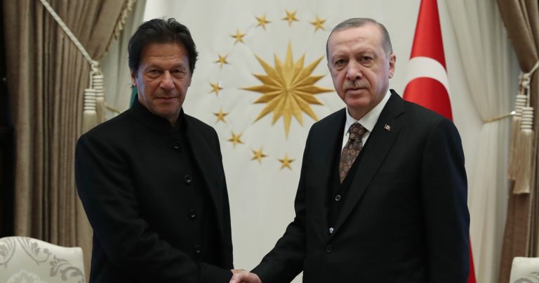 Cumhurbaşkanı Erdoğan, Pakistan Başbakanı Han görüştü