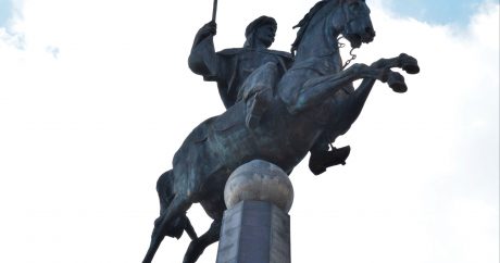 Dünyanın en büyük Köroğlu heykeli Bolu’da açıldı