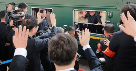 Ülkesine dönen Kuzey Kore lideri Kim Jong-un sevinç gözyaşlarıyla karşılandı