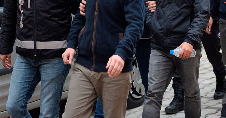 Adana`da FETÖ operasyonu: 16 kişi gözaltına alındı
