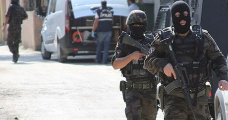 İzmir`de terör operasyonu: 8 gözaltı