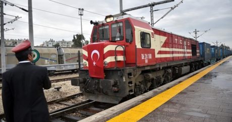 Bakü-Tiflis-Kars demiryolu hattıyla Türkiye ile bölge ülkeleri arasında yük taşımacılığı hız kazandı