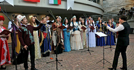 Bulgaristan`da TÜRKSOY’un Gençlik Korosu konser verdi