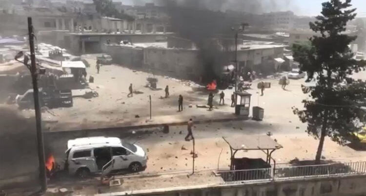 Afrin`de bomba yüklü araç sivillerin olduğu alanda patlatıldı: 6 ölü, 23 yaralı
