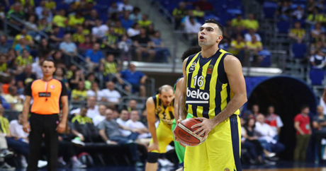 Fenerbahçe Kostas Sloukas`la sözleşmeyi yeniledi