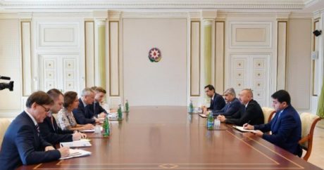 Azerbaycan Cumhurbaşkanı İlham Aliyev Fransa Maliye bakanı ile görüştü