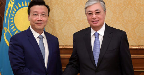 Kazakistan Cumhurbaşkanı Tokayev Çin Büyükelçisini kabul etti
