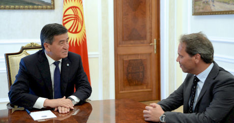 Kırgızistan Cumhurbaşkanı Ceenbekov, Al Bawani şirketinin İcra Direktörü ile görüştü