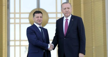 “Zelenskiy, Ukrayna için Türkiye`nin ne denli önemli olduğunu anlıyor” – Azerbaycanlı uzman