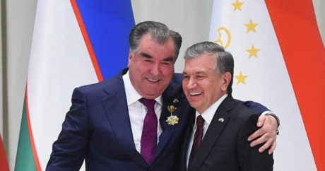 Özbekistan Cumhurbaşkanı Mirziyoyev`den Tacikistan`a Bağımsızlık Günü tebriki
