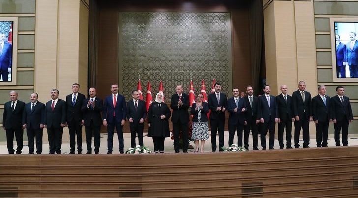 Türkiye`de hükumet değişiyor mu? – “Her an olabilir” – AKP`li millet vekili